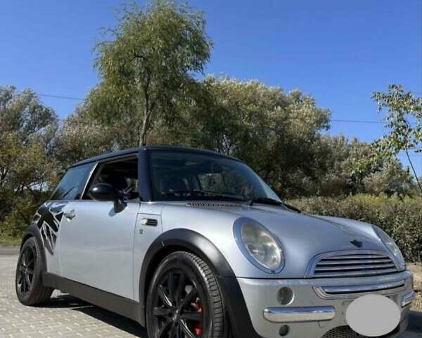 Серый Мини Купер, объемом двигателя 1.6 л и пробегом 269 тыс. км за 3750 $, фото 1 на Automoto.ua