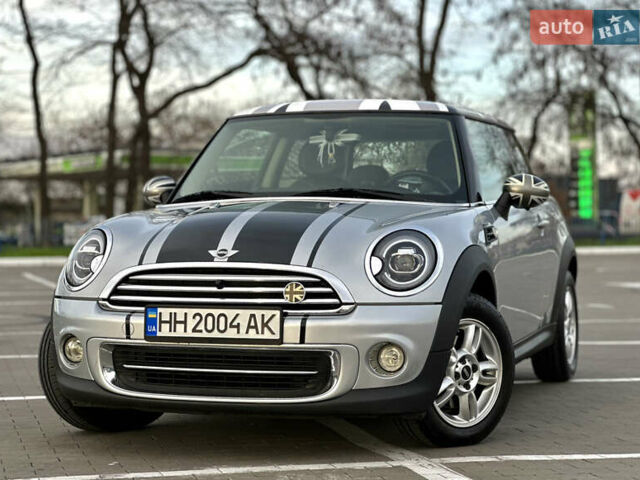 Сірий Міні Cooper, об'ємом двигуна 1.6 л та пробігом 100 тис. км за 9200 $, фото 1 на Automoto.ua