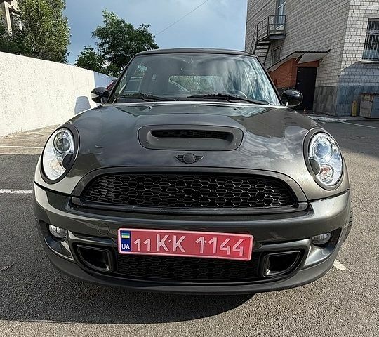 Сірий Міні Cooper, об'ємом двигуна 1.6 л та пробігом 93 тис. км за 9999 $, фото 1 на Automoto.ua