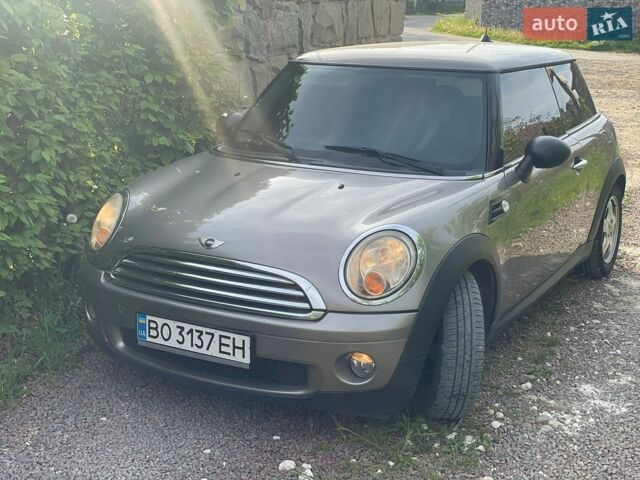 Сірий Міні Cooper, об'ємом двигуна 1.6 л та пробігом 218 тис. км за 8100 $, фото 1 на Automoto.ua