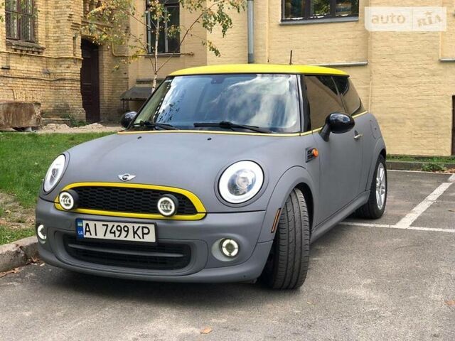 Сірий Міні Cooper, об'ємом двигуна 1.6 л та пробігом 146 тис. км за 9400 $, фото 1 на Automoto.ua