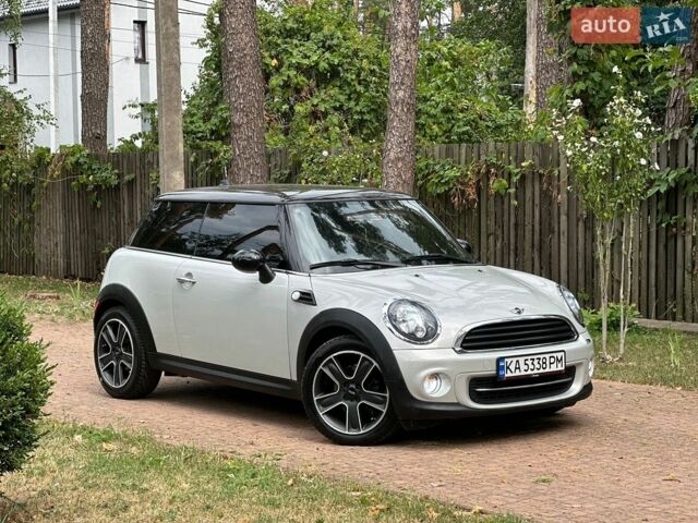 Сірий Міні Cooper, об'ємом двигуна 1.6 л та пробігом 219 тис. км за 7950 $, фото 1 на Automoto.ua