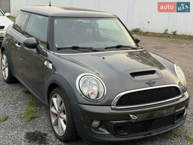 Сірий Міні Cooper, об'ємом двигуна 0 л та пробігом 260 тис. км за 3500 $, фото 1 на Automoto.ua