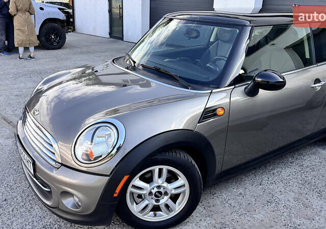 Сірий Міні Cooper, об'ємом двигуна 1.6 л та пробігом 143 тис. км за 8500 $, фото 1 на Automoto.ua