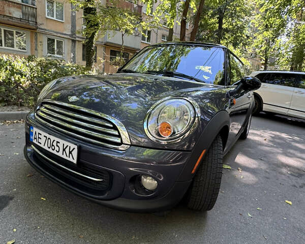 Серый Мини Купер, объемом двигателя 1.6 л и пробегом 176 тыс. км за 8200 $, фото 1 на Automoto.ua