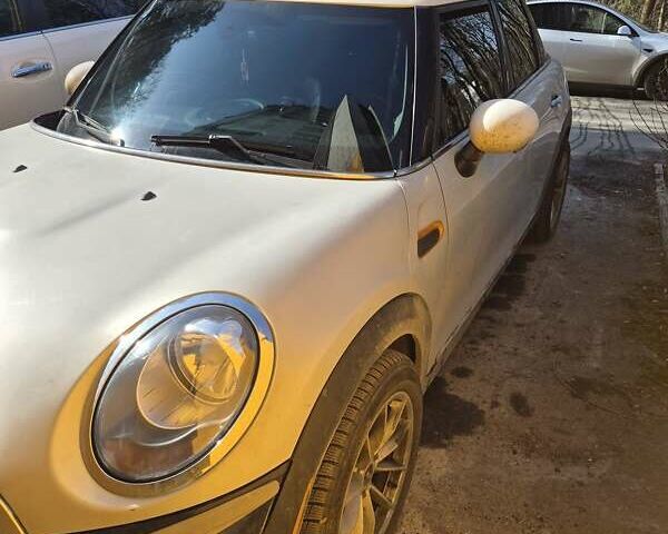 Серый Мини Купер, объемом двигателя 1.5 л и пробегом 100 тыс. км за 11500 $, фото 1 на Automoto.ua