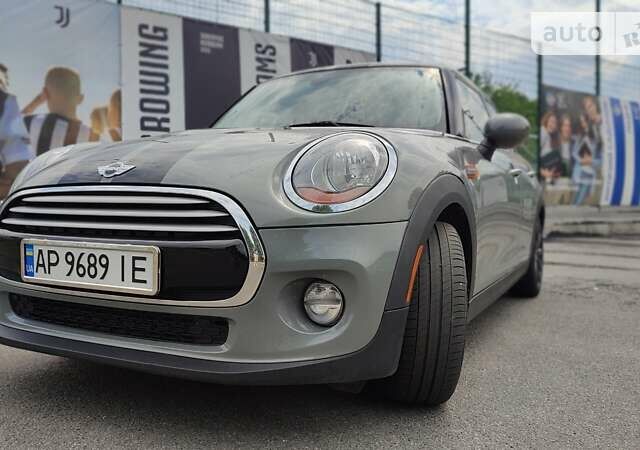 Сірий Міні Cooper, об'ємом двигуна 1.5 л та пробігом 127 тис. км за 13300 $, фото 1 на Automoto.ua