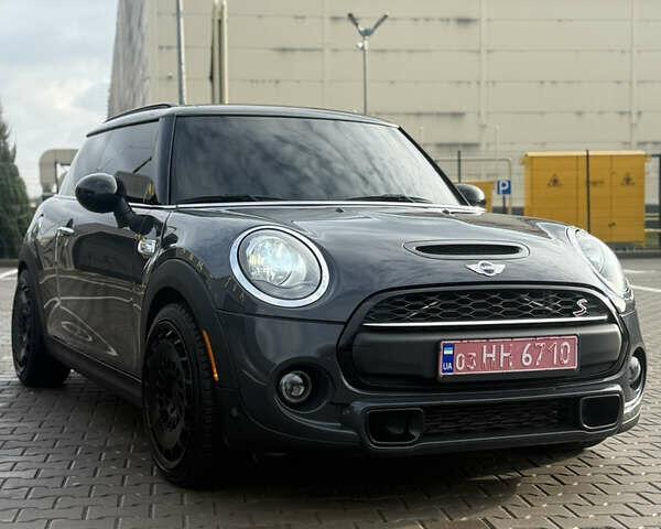 Серый Мини Купер, объемом двигателя 2 л и пробегом 117 тыс. км за 14500 $, фото 1 на Automoto.ua