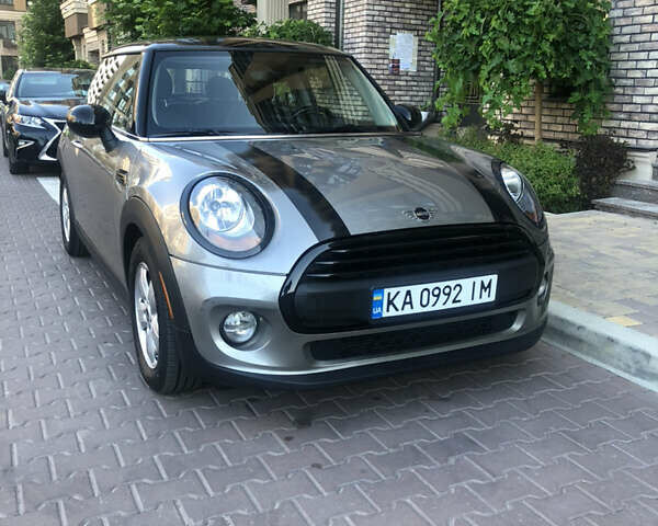 Серый Мини Купер, объемом двигателя 1.5 л и пробегом 68 тыс. км за 12000 $, фото 1 на Automoto.ua
