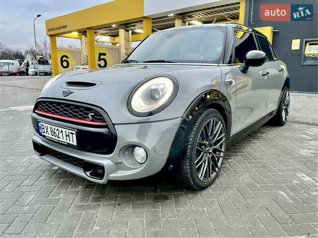 Серый Мини Купер, объемом двигателя 2 л и пробегом 140 тыс. км за 13800 $, фото 1 на Automoto.ua