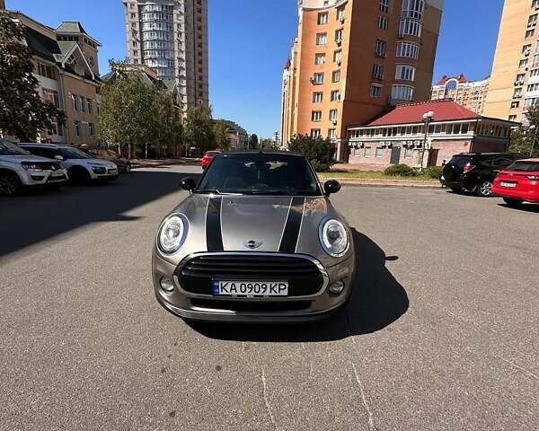 Сірий Міні Cooper, об'ємом двигуна 1.5 л та пробігом 105 тис. км за 16500 $, фото 1 на Automoto.ua