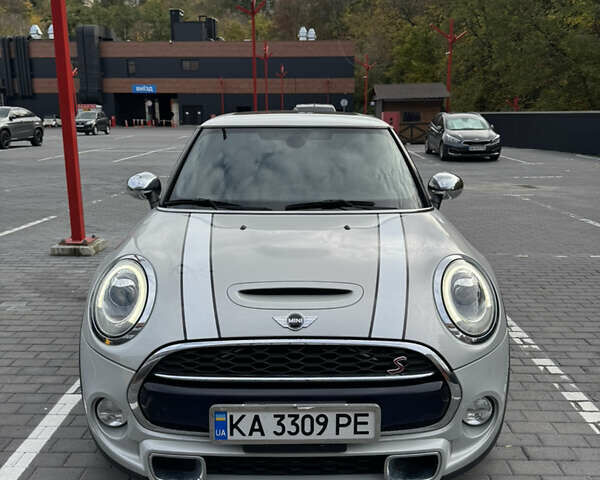 Сірий Міні Cooper, об'ємом двигуна 2 л та пробігом 89 тис. км за 17100 $, фото 1 на Automoto.ua