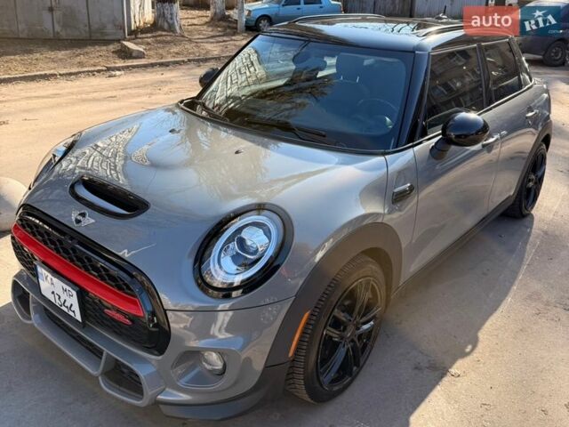 Сірий Міні Cooper, об'ємом двигуна 1.5 л та пробігом 63 тис. км за 15000 $, фото 1 на Automoto.ua
