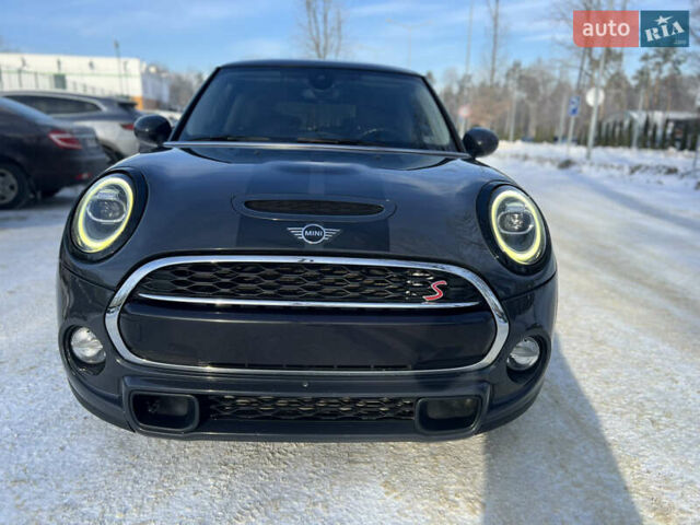 Сірий Міні Cooper, об'ємом двигуна 2 л та пробігом 98 тис. км за 17500 $, фото 1 на Automoto.ua