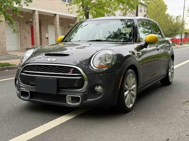 Сірий Міні Cooper, об'ємом двигуна 2 л та пробігом 60 тис. км за 4300 $, фото 1 на Automoto.ua