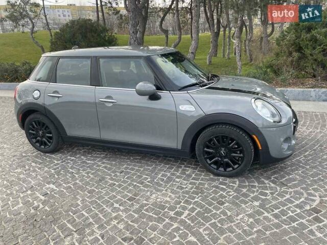 Сірий Міні Cooper, об'ємом двигуна 2 л та пробігом 61 тис. км за 23999 $, фото 1 на Automoto.ua