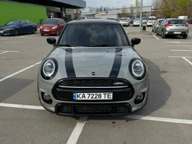 Сірий Міні Cooper, об'ємом двигуна 1.5 л та пробігом 38 тис. км за 18200 $, фото 1 на Automoto.ua