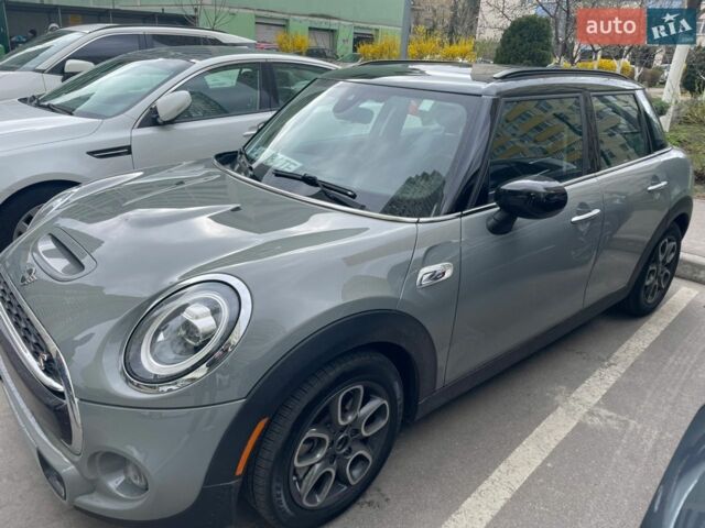 Сірий Міні Cooper, об'ємом двигуна 2 л та пробігом 80 тис. км за 19999 $, фото 1 на Automoto.ua