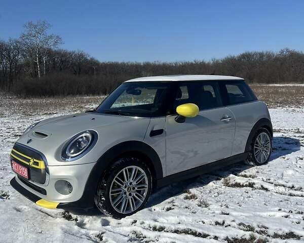 Сірий Міні Cooper, об'ємом двигуна 0 л та пробігом 31 тис. км за 16000 $, фото 1 на Automoto.ua