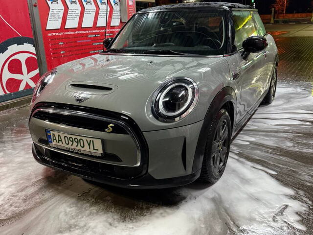Сірий Міні Cooper, об'ємом двигуна 0 л та пробігом 61 тис. км за 16000 $, фото 1 на Automoto.ua