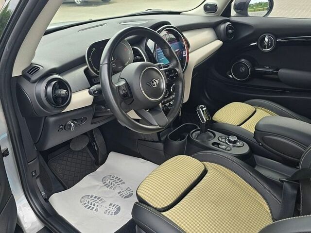 Сірий Міні Cooper, об'ємом двигуна 0 л та пробігом 10 тис. км за 19800 $, фото 1 на Automoto.ua