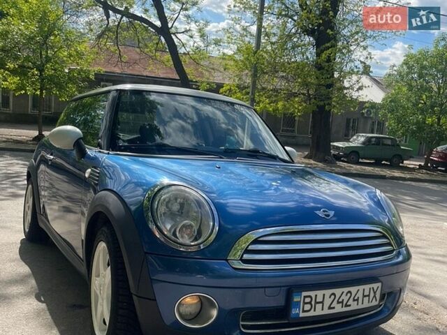 Синий Мини Купер, объемом двигателя 1.6 л и пробегом 123 тыс. км за 6000 $, фото 1 на Automoto.ua