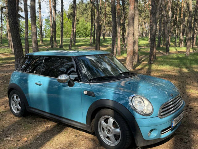 Синий Мини Купер, объемом двигателя 1.4 л и пробегом 226 тыс. км за 5200 $, фото 1 на Automoto.ua