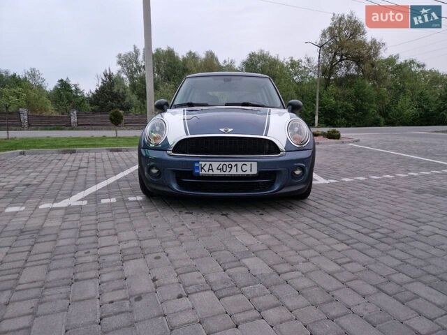 Синий Мини Купер, объемом двигателя 1.6 л и пробегом 230 тыс. км за 5300 $, фото 1 на Automoto.ua