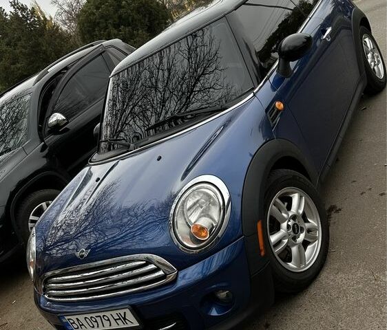 Синий Мини Купер, объемом двигателя 1.6 л и пробегом 113 тыс. км за 8600 $, фото 1 на Automoto.ua