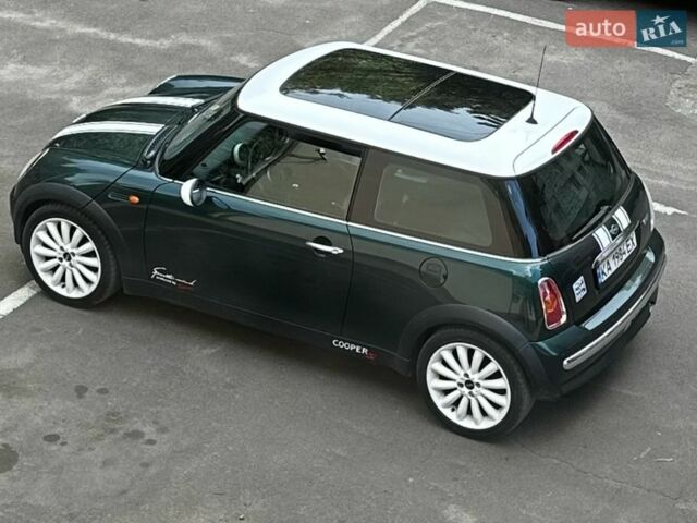 Зеленый Мини Купер, объемом двигателя 1.6 л и пробегом 265 тыс. км за 5500 $, фото 1 на Automoto.ua