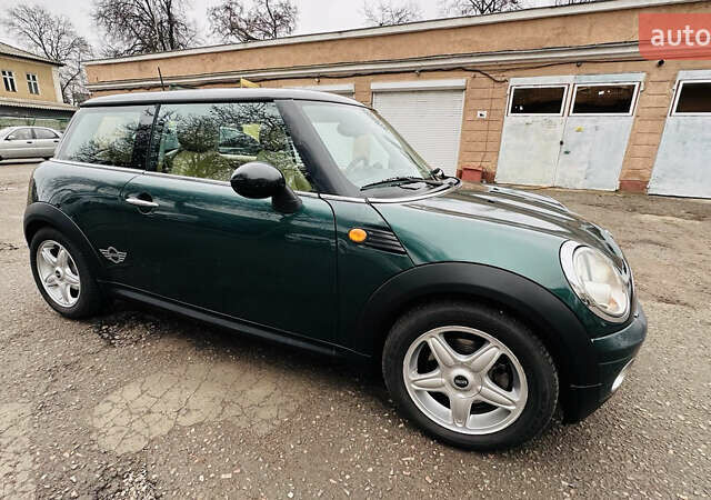 Зеленый Мини Купер, объемом двигателя 1.6 л и пробегом 196 тыс. км за 6200 $, фото 1 на Automoto.ua