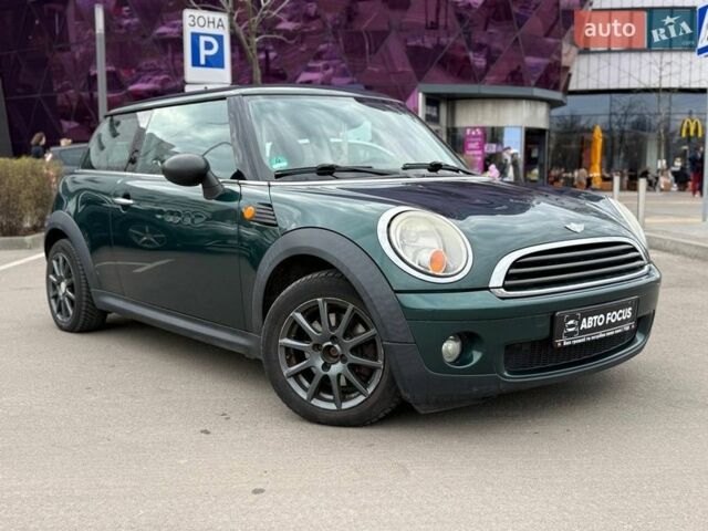 Зеленый Мини Купер, объемом двигателя 1.4 л и пробегом 196 тыс. км за 4990 $, фото 1 на Automoto.ua