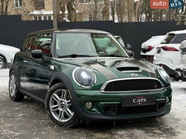 Зеленый Мини Купер, объемом двигателя 1.6 л и пробегом 201 тыс. км за 9200 $, фото 1 на Automoto.ua