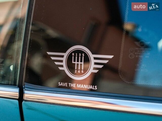 Зеленый Мини Купер, объемом двигателя 1.5 л и пробегом 157 тыс. км за 9900 $, фото 1 на Automoto.ua