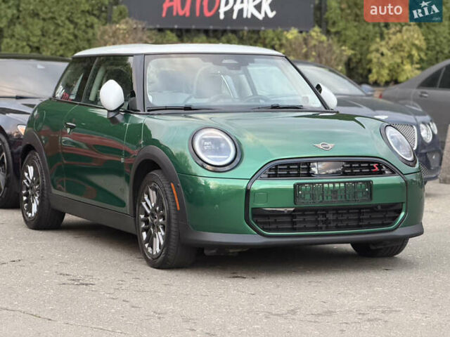Мини Купер 2024 в Киеве на Automoto.ua Зеленый Мини Купер, объемом двигателя 2 л и пробегом 16 тыс. км за 35900 $, фото 1 на Automoto.ua