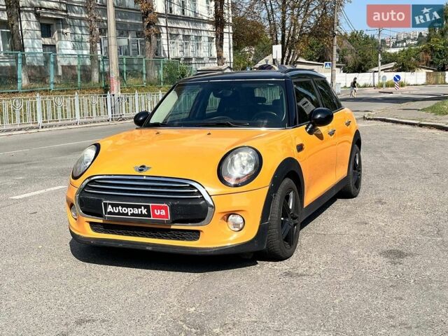 Помаранчевий Міні Cooper, об'ємом двигуна 1.5 л та пробігом 103 тис. км за 9490 $, фото 1 на Automoto.ua