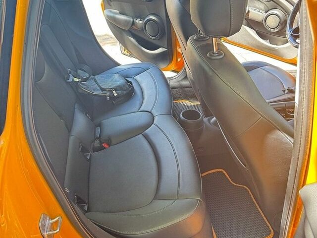 Помаранчевий Міні Cooper, об'ємом двигуна 1.5 л та пробігом 103 тис. км за 11000 $, фото 1 на Automoto.ua
