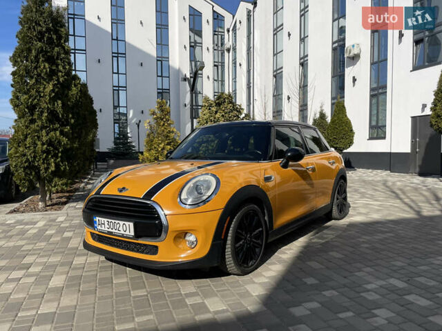 Помаранчевий Міні Cooper, об'ємом двигуна 1.5 л та пробігом 62 тис. км за 17000 $, фото 1 на Automoto.ua