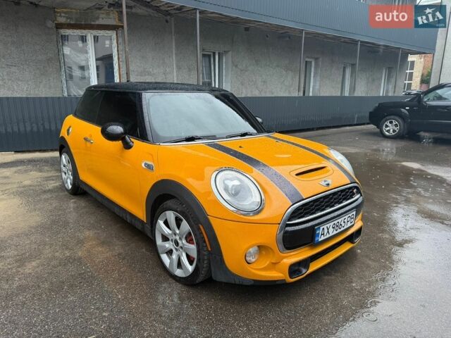 Помаранчевий Міні Cooper, об'ємом двигуна 2 л та пробігом 130 тис. км за 13900 $, фото 1 на Automoto.ua