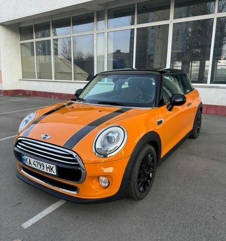 Оранжевый Мини Купер, объемом двигателя 1.5 л и пробегом 111 тыс. км за 13200 $, фото 1 на Automoto.ua