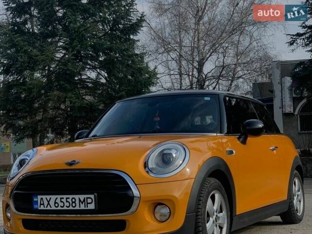 Помаранчевий Міні Cooper, об'ємом двигуна 1.5 л та пробігом 74 тис. км за 16000 $, фото 1 на Automoto.ua