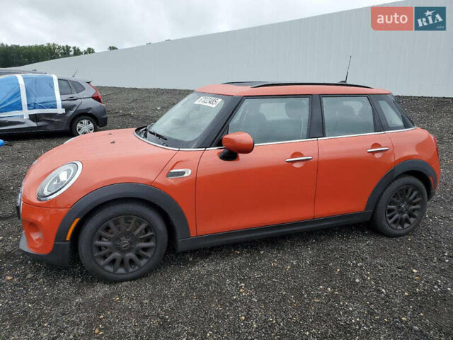 Оранжевый Мини Купер, объемом двигателя 1.5 л и пробегом 98 тыс. км за 13500 $, фото 1 на Automoto.ua