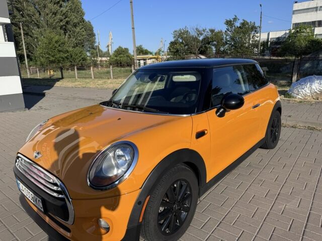 Помаранчевий Міні Cooper, об'ємом двигуна 1.5 л та пробігом 130 тис. км за 10996 $, фото 1 на Automoto.ua