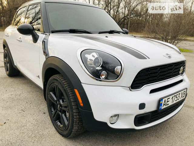 Белый Мини Кантримен, объемом двигателя 1.6 л и пробегом 280 тыс. км за 9000 $, фото 1 на Automoto.ua