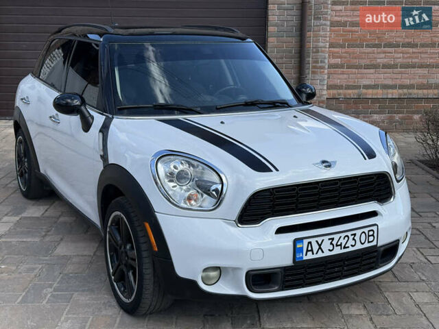 Білий Міні Кантрімен, об'ємом двигуна 1.6 л та пробігом 199 тис. км за 9800 $, фото 1 на Automoto.ua