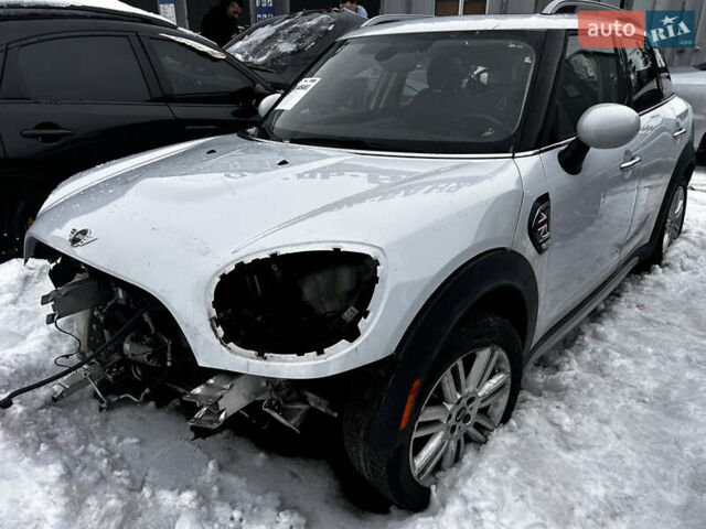 Белый Мини Кантримен, объемом двигателя 2 л и пробегом 95 тыс. км за 9800 $, фото 1 на Automoto.ua