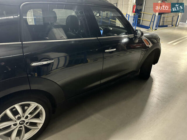 Чорний Міні Кантрімен, об'ємом двигуна 1.6 л та пробігом 194 тис. км за 11000 $, фото 1 на Automoto.ua