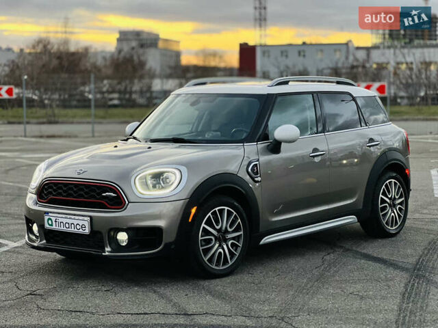 Сірий Міні Кантрімен, об'ємом двигуна 2 л та пробігом 73 тис. км за 20200 $, фото 1 на Automoto.ua