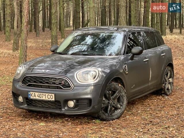 Серый Мини Кантримен, объемом двигателя 2 л и пробегом 125 тыс. км за 21000 $, фото 1 на Automoto.ua
