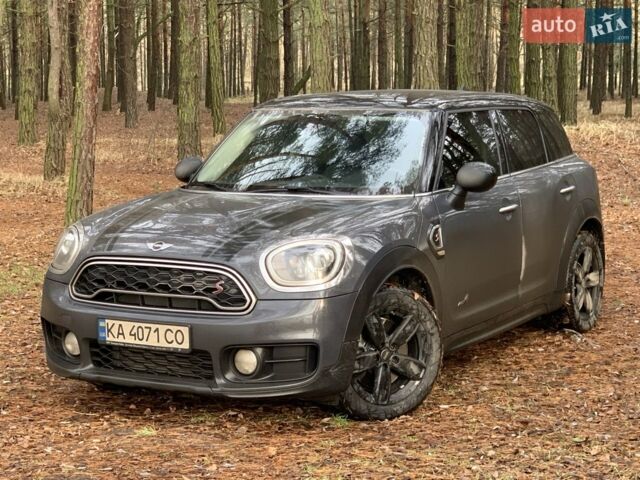Сірий Міні Кантрімен, об'ємом двигуна 2 л та пробігом 125 тис. км за 21000 $, фото 1 на Automoto.ua
